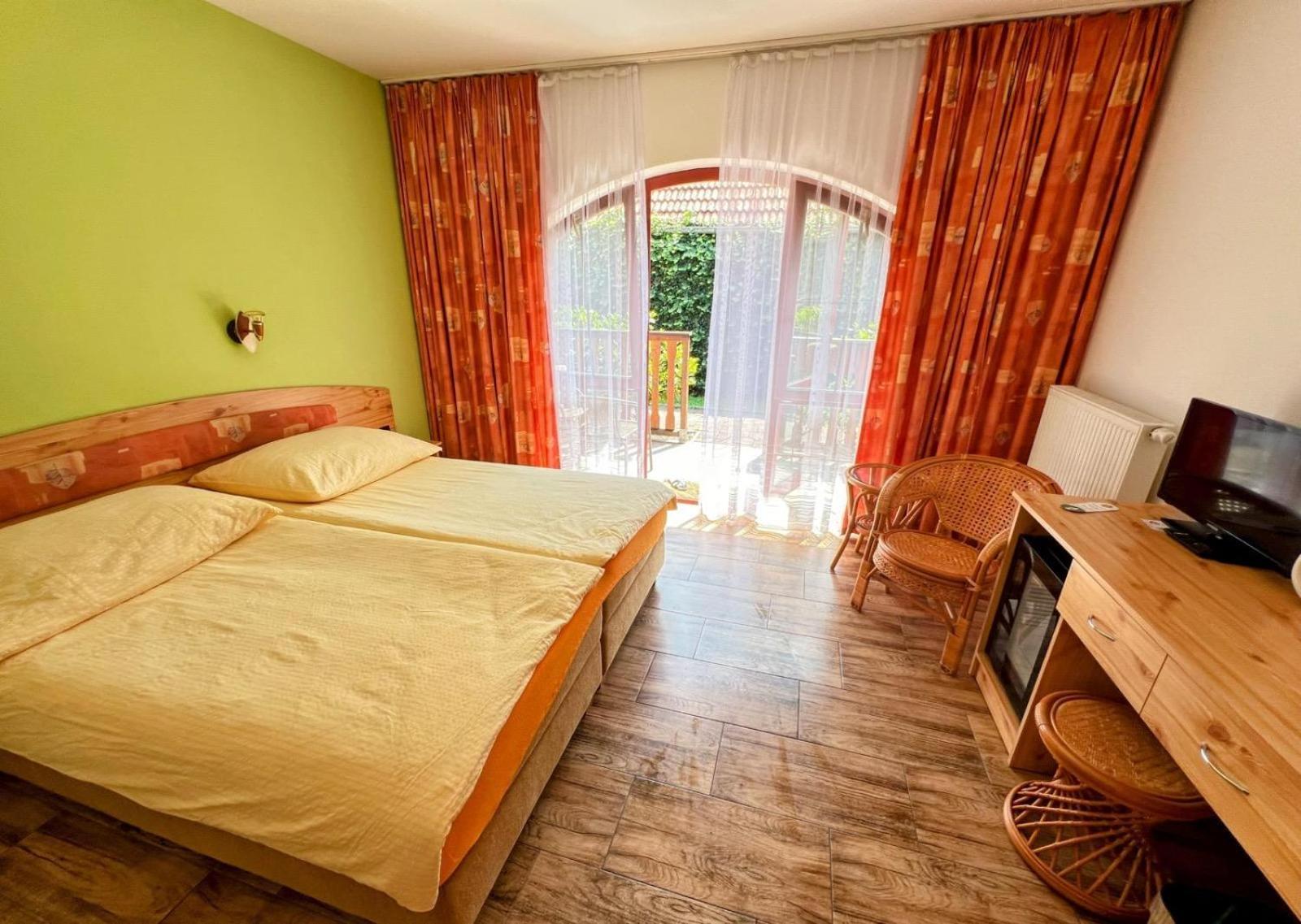 Hotel Fogl Нова-Быстршице Экстерьер фото