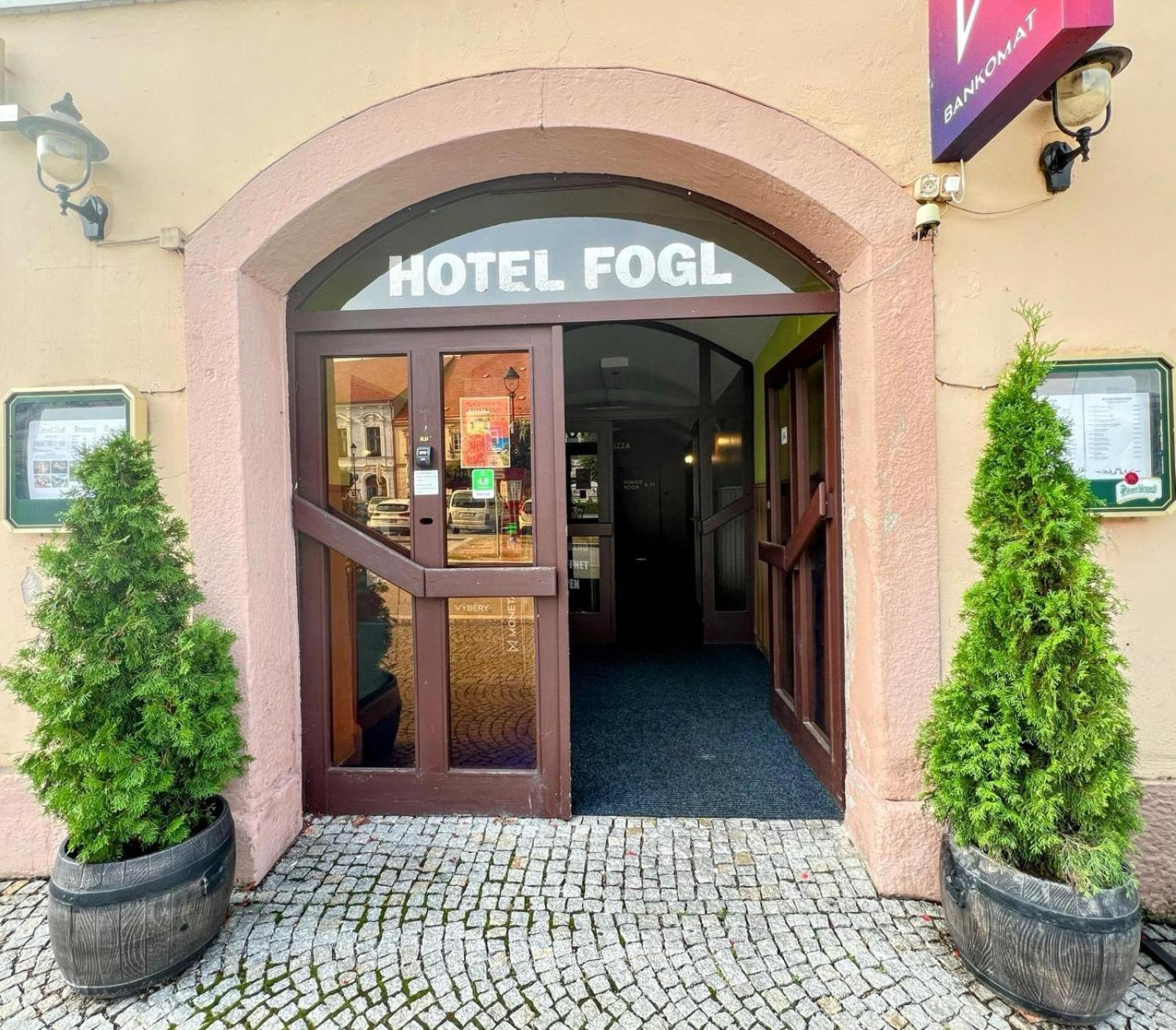 Hotel Fogl Нова-Быстршице Экстерьер фото