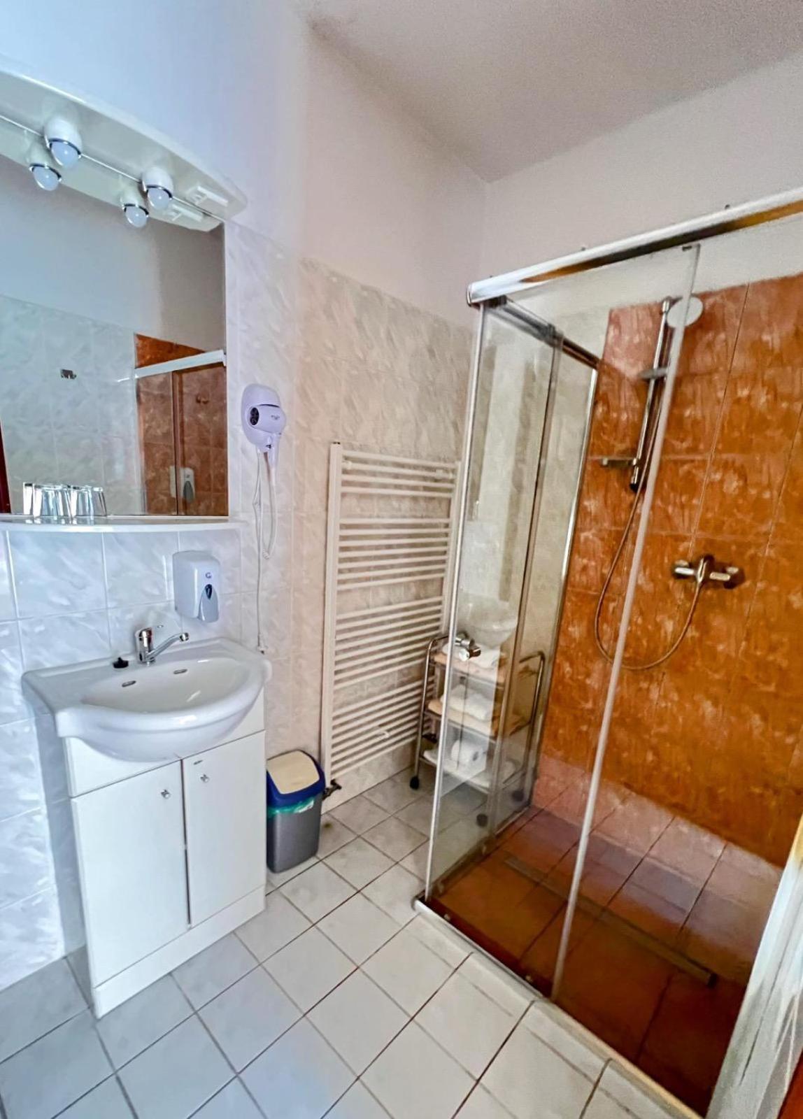 Hotel Fogl Нова-Быстршице Экстерьер фото
