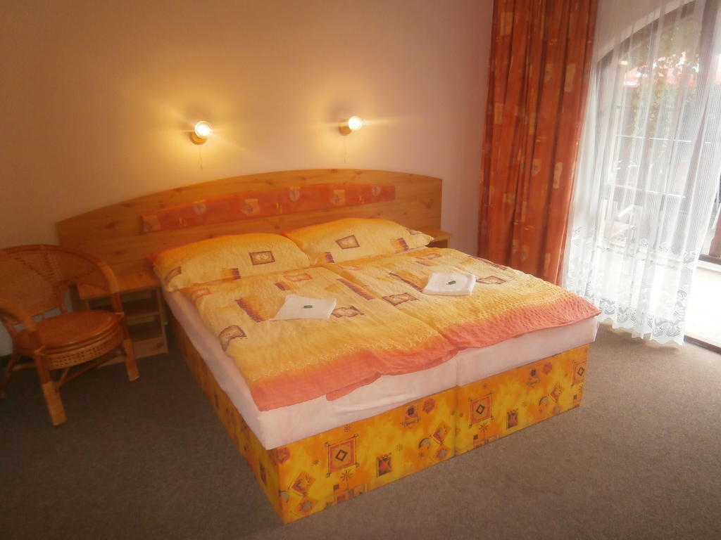 Hotel Fogl Нова-Быстршице Номер фото