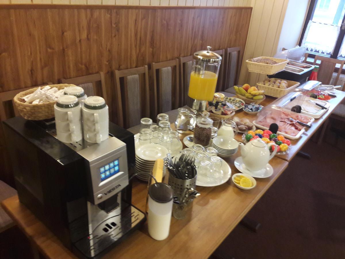 Hotel Fogl Нова-Быстршице Экстерьер фото
