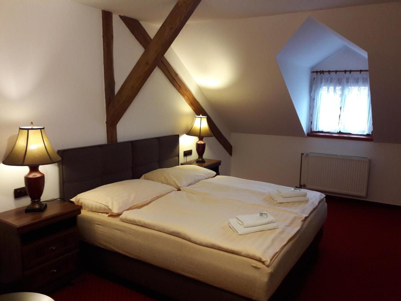 Hotel Fogl Нова-Быстршице Экстерьер фото