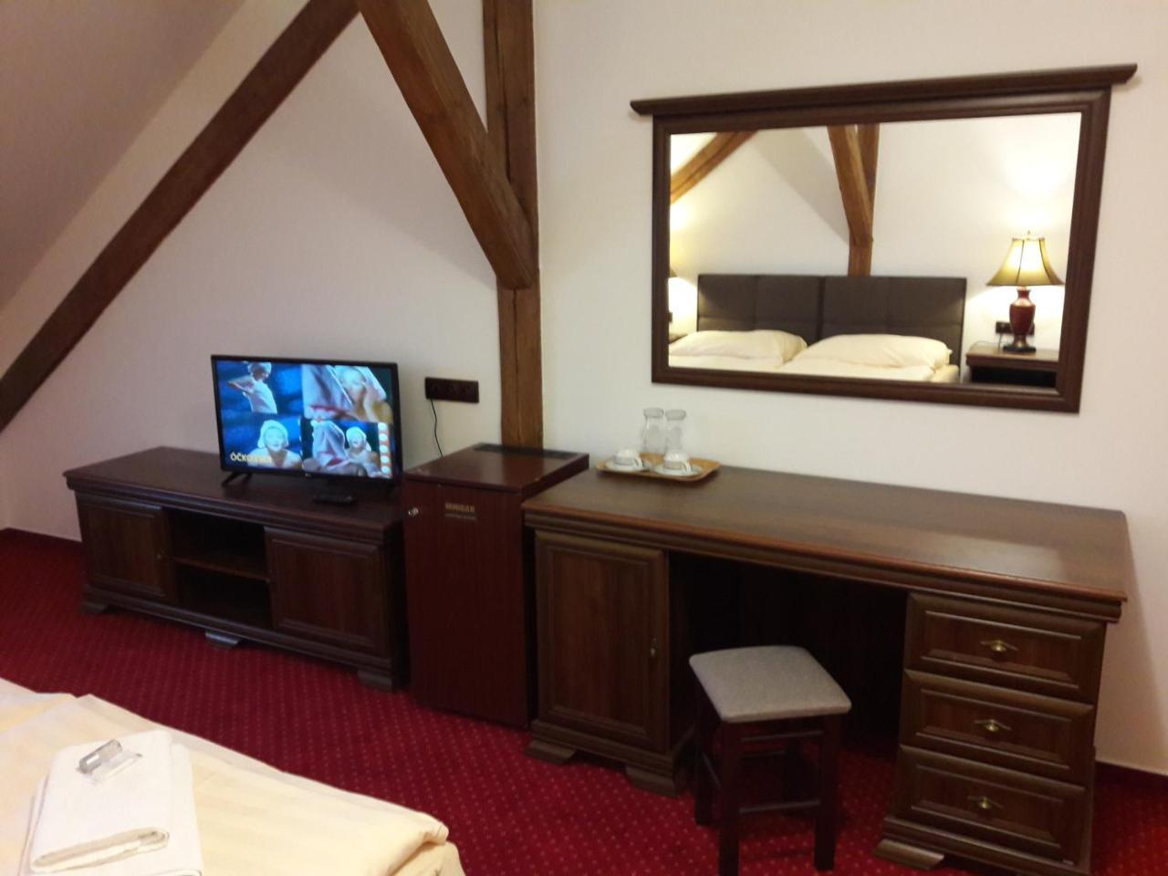 Hotel Fogl Нова-Быстршице Экстерьер фото